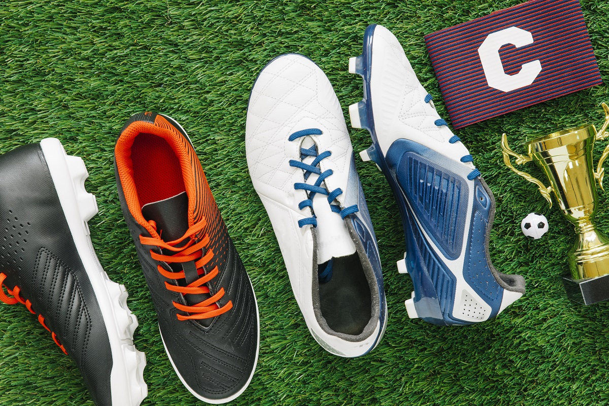 Jak wybrać sportowe obuwie do piłki nożnej?
